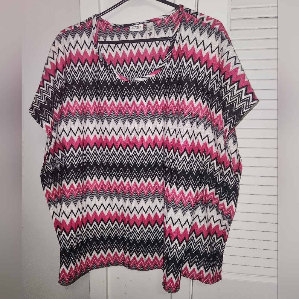 Pink black and white chevron blouse size 3x